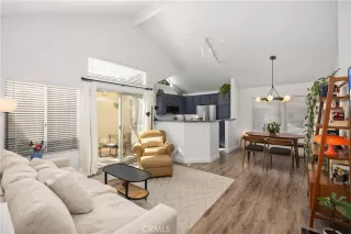 Photo #4: LG24198936 Listing