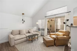 Photo #6: LG24198936 Listing