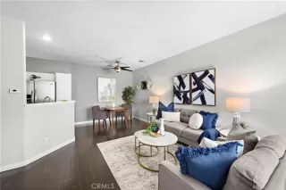 Photo #5: LG24212171 Listing