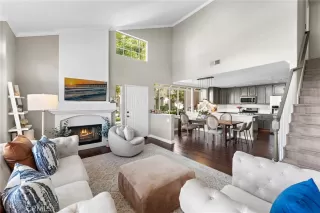 Photo #4: LG24214088 Listing