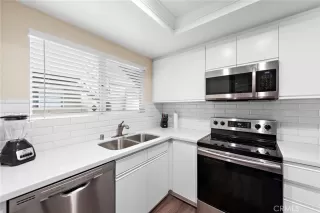 Photo #4: LG24214701 Listing