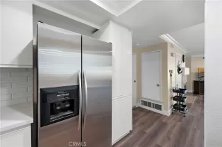 Photo #5: LG24214701 Listing