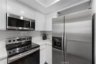 Photo #6: LG24214701 Listing