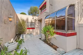 Photo #4: LG24226856 Listing