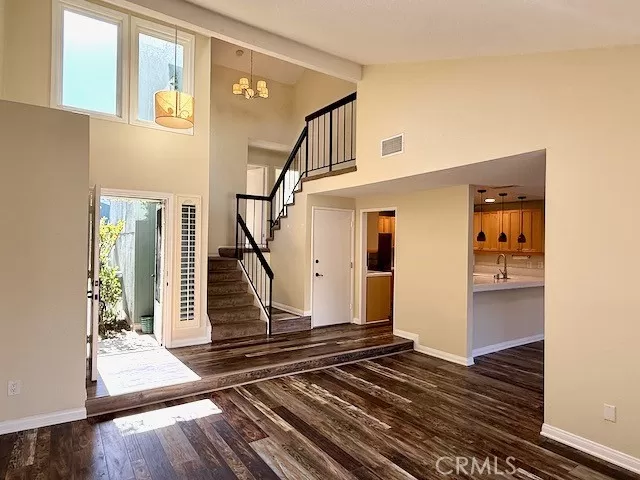 MLS: LG25008583 Condo For Sale