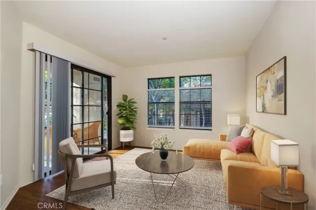 MLS: LG25014173 Condo For Sale