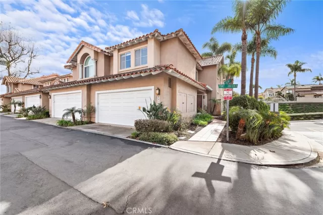 MLS: LG25020108 Condo For Sale