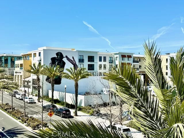 MLS: LG25031184 Condo For Sale