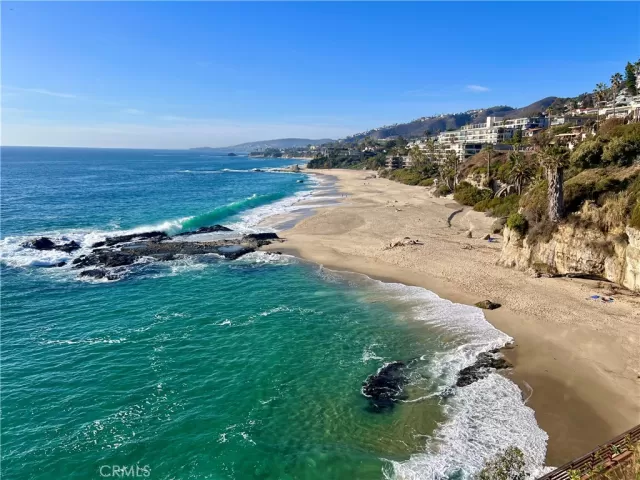 MLS: LG25039466 Condo For Sale