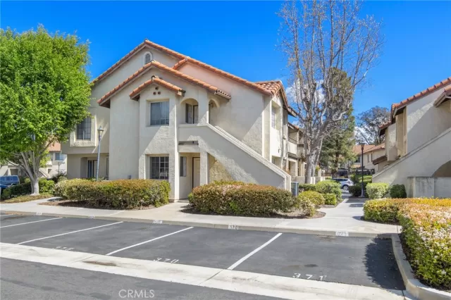 MLS: LG25059182 Condo For Sale