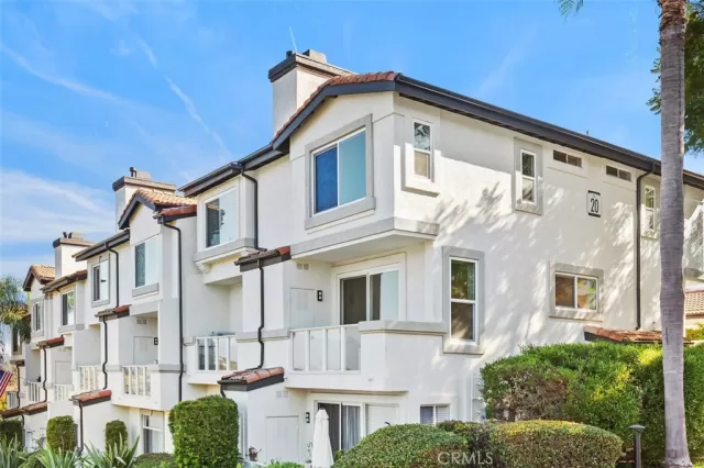 MLS: LG25064166 Condo For Sale