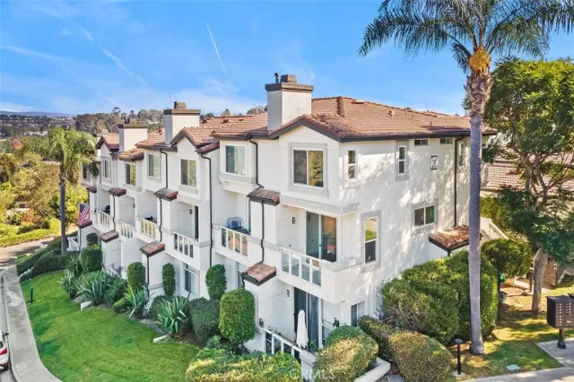 MLS: LG25091252 Condo For Sale