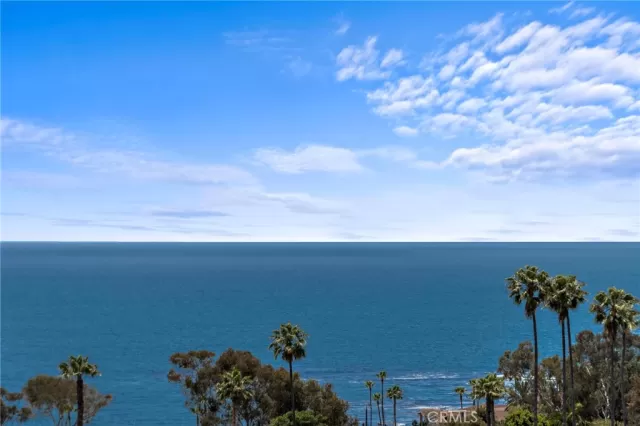 MLS: LG25096083 Condo For Sale