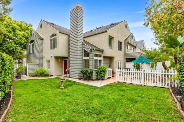 MLS: LG25096483 Condo For Sale