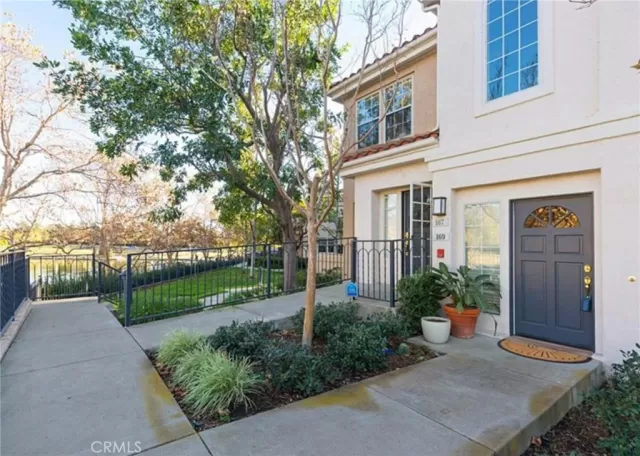 MLS: LG25098871 Condo For Sale