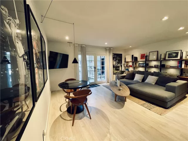 MLS: LG25104812 Condo For Sale