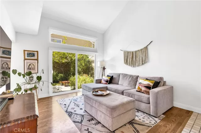 MLS: LG25106467 Condo For Sale