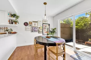 Photo #5: LG25106467 Listing 