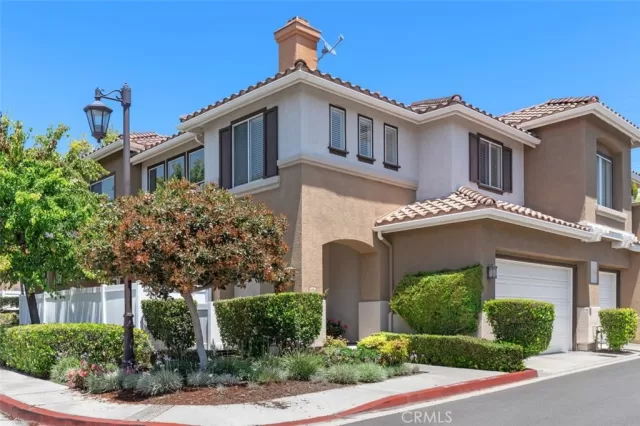 MLS: LG25119818 Condo For Sale