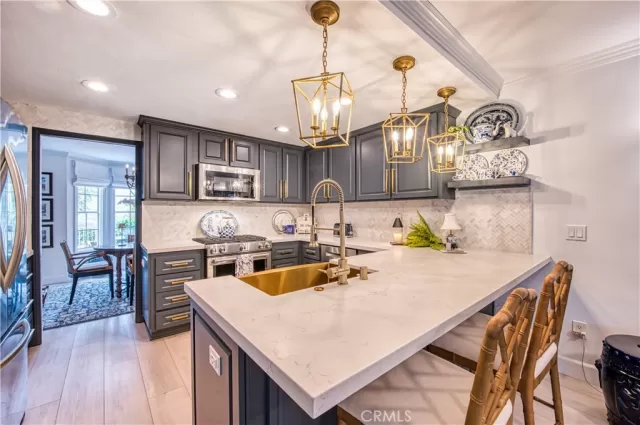 MLS: LG25120776 Condo For Sale