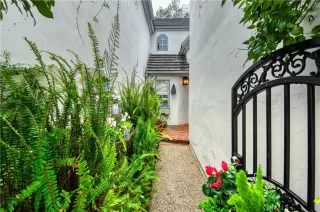 Photo #3: LG25120776 Listing