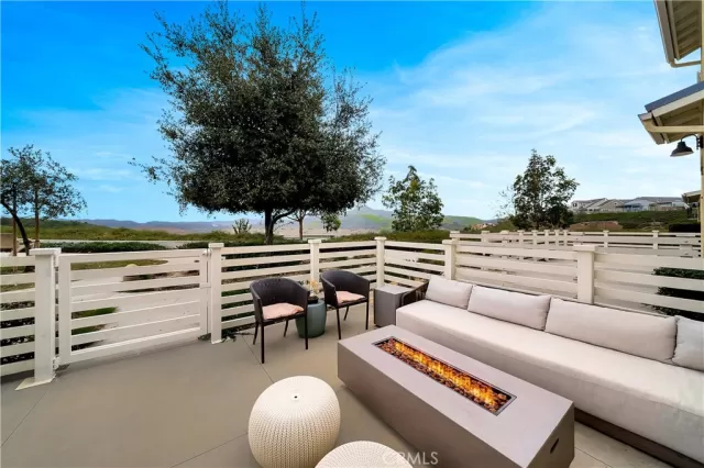 MLS: LG25137360 Condo For Sale