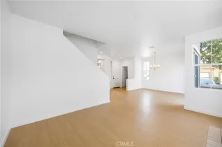 Photo #5: LG25141511 Listing