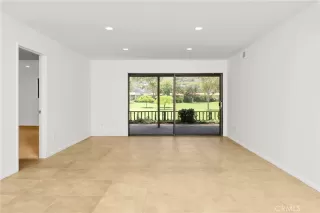 Photo #3: LG25143195 Listing 