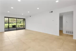 Photo #4: LG25143195 Listing 