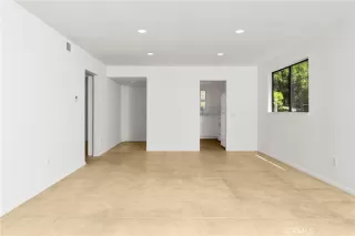 Photo #5: LG25143195 Listing 