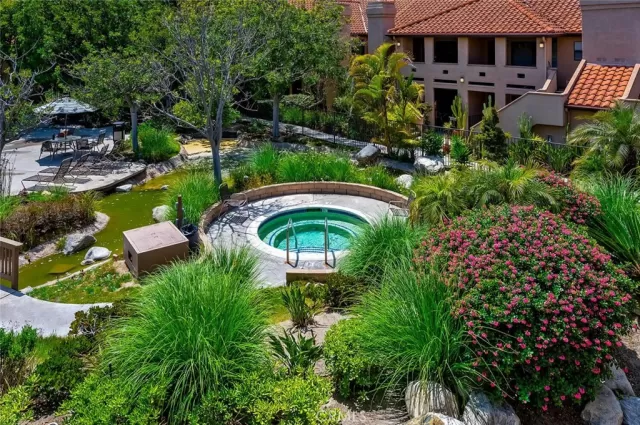 MLS: LG25145045 Condo For Sale