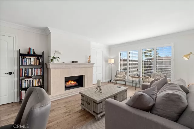 MLS: LG25149905 Condo For Sale