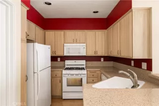 Photo #5: LG25165534 Listing 