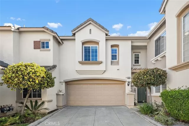 MLS: LG25166994 Condo For Sale