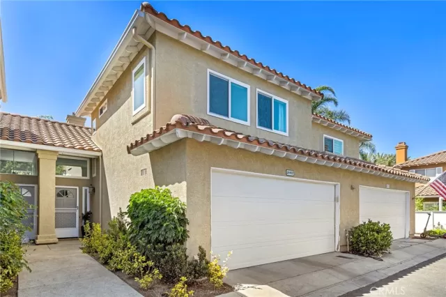 MLS: LG25169659 Condo For Sale