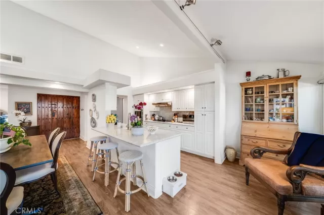 MLS: LG25171857 Condo For Sale