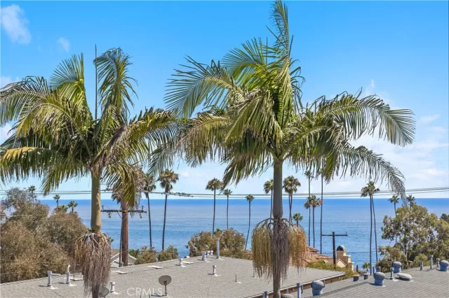 MLS: LG25173478 Condo For Sale