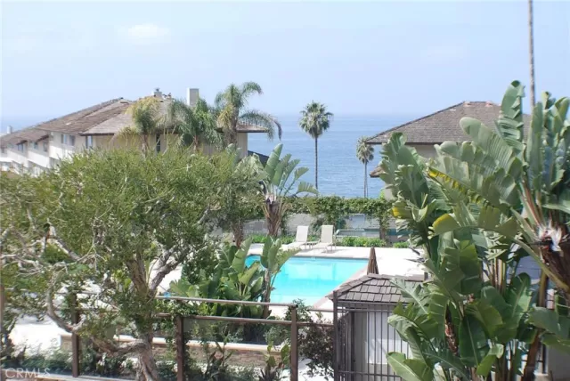 MLS: LG25182484 Condo For Sale