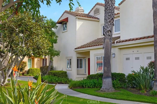 MLS: LG25191410 Condo For Sale