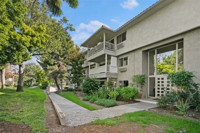 MLS: LG25224144 Condo For Sale