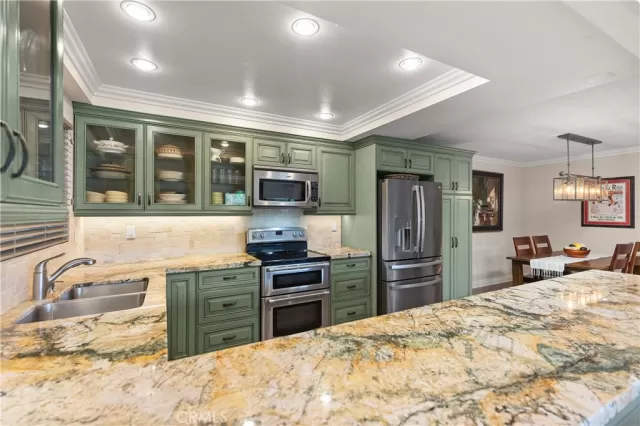 MLS: LG25236964 Condo For Sale