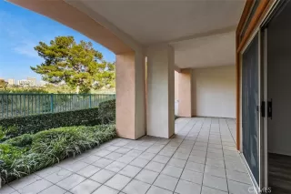 Photo #5: LG25253557 Listing 