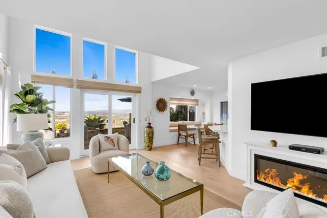 MLS: LG25266508 Condo For Sale