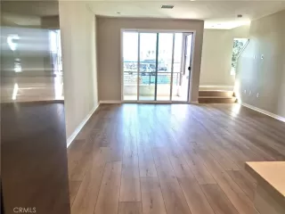 Photo #3: LG25271346 Listing 