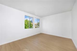 Photo #3: LG25272567 Listing