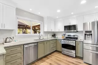 Photo #5: LG25274162 Listing