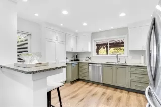 Photo #6: LG25274162 Listing