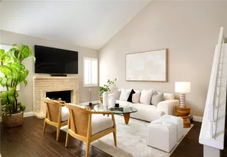 Photo #2: LG25281118 Listing 