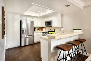 Photo #4: LG25281118 Listing 