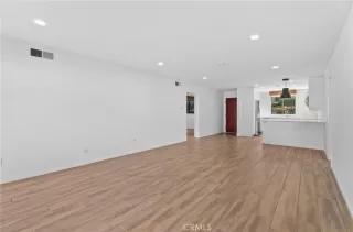 Photo #4: LG26031679 Listing 